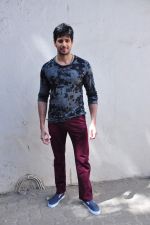 Sidharth Malhotra at kapoor n sons photo shoot on 17th March 2016